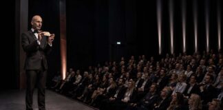 Cosa succede nel cervello del pubblico durante una convention aziendale
