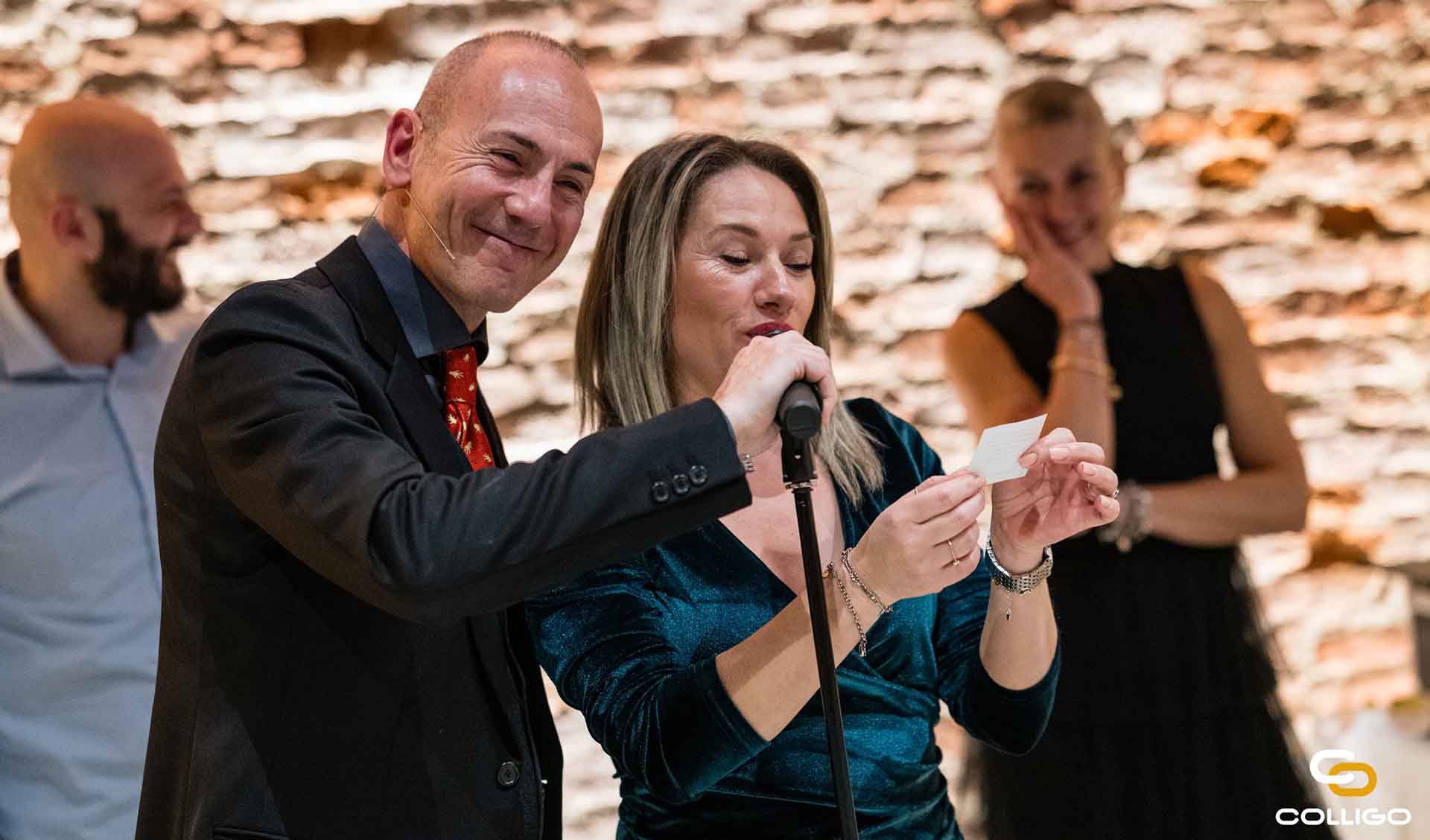 Mago a torino per eventi eleganti e spettacolari. Mentalista per aziende e privati